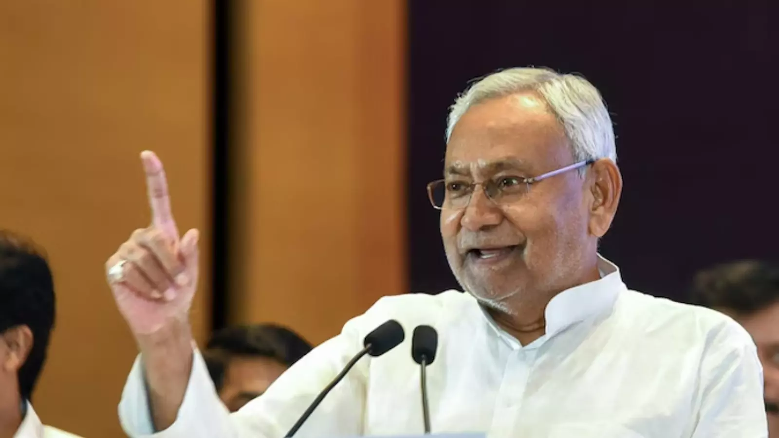 nitish kumar to take oath as bihar chief minister today nitish kumar to take oath as bihar chief minister today