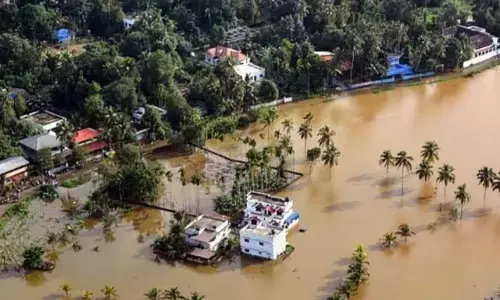 వియత్నాంలో భారీ వరదలు.. పదహారు మంది మృతి