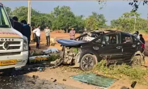 Telangana : ఘోర రోడ్డు ప్రమాదం.. ఒకరు స్పాట్ డెడ్
