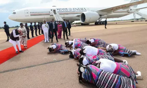 Narendra Modi : మోదీకి విన్నూత్న రీతిలో స్వాగతం