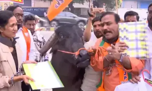 Hyderabad : జీహెచ్ఎంసీ కౌన్సిల్ కార్యాలయం ఎదుట ఉద్రిక్తత