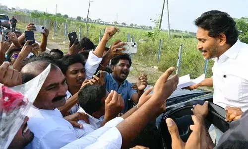 Ys Jagan : నేడు రెండో రోజు పులివెందులలో జగన్