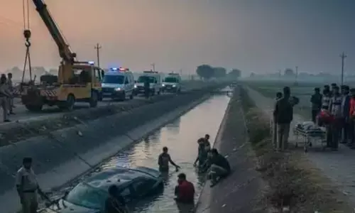 ఘోర రోడ్డు ప్రమాదం... ఐదుగురి మృతి