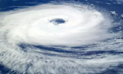 severe cyclonic storm is strengthening off the coast of sri lanka