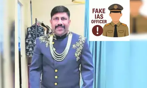 హైదరాబాద్ లో నకిలీ ఐపీఎస్