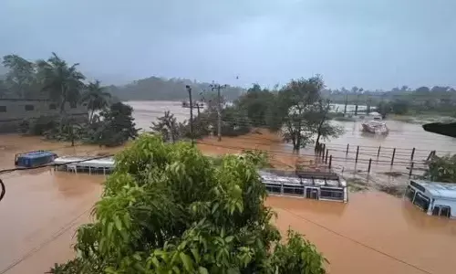 heavy rains are falling in sri lanka. floods have disrupted life