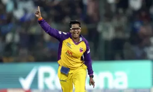 దీప్తి శర్మ 3 కోట్ల 20 లక్షలు