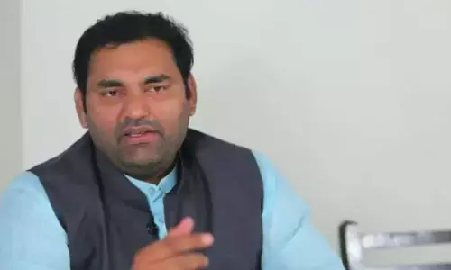 Telangana : పవన్ పై కాంగ్రెస్ ఎమ్మెల్యే హాట్ కామెంట్స్