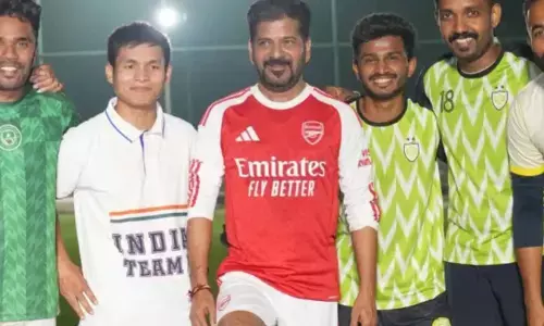 Revanth Reddy : ఫుట్‌బాల్ ప్రాక్టీస్ లో రేవంత్