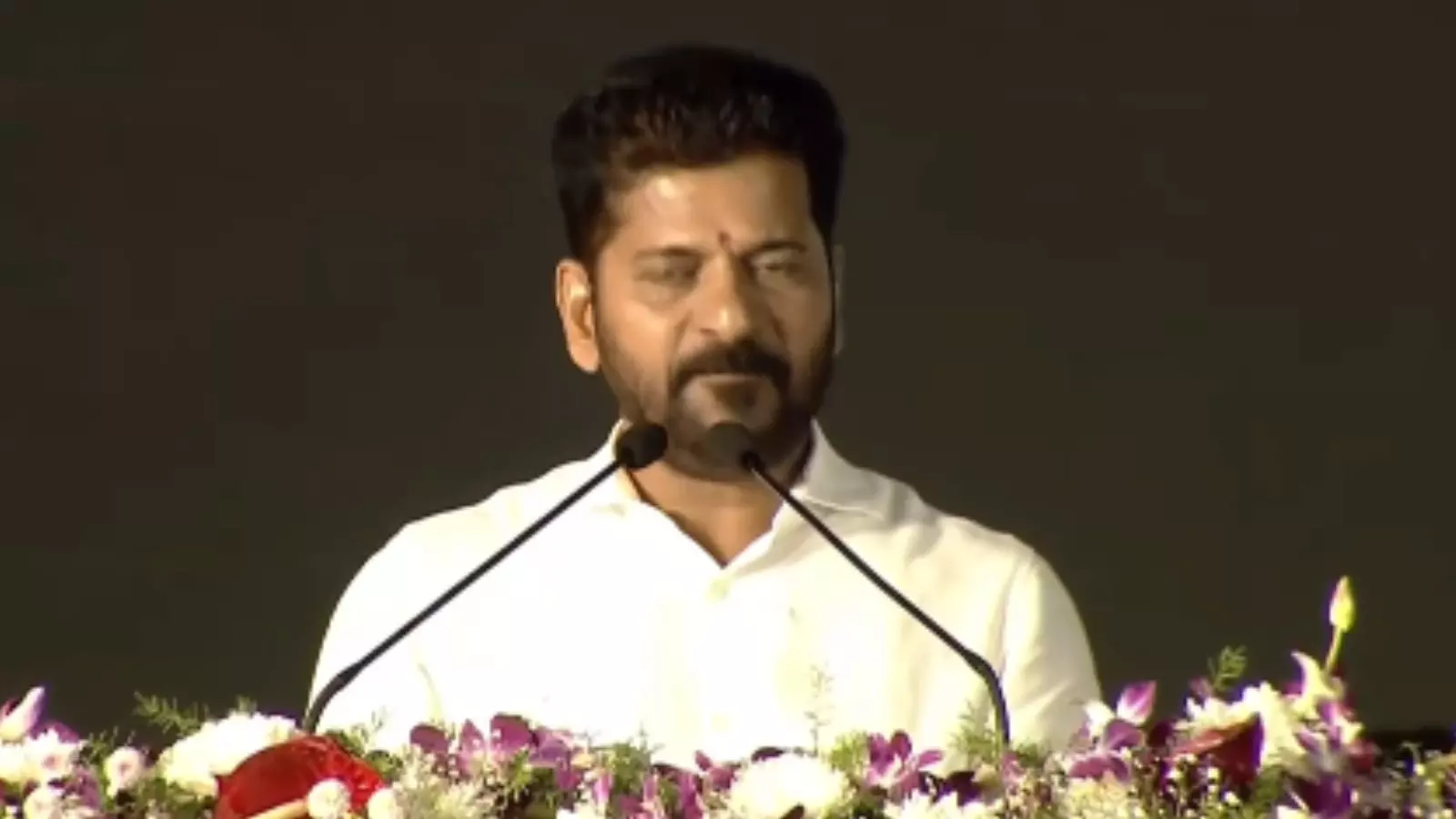 Revanth Reddy : ఖమ్మం జిల్లాను అభివృద్ధి చేసే బాధ్యత నాదే Revanth Reddy : ఖమ్మం జిల్లాను అభివృద్ధి చేసే బాధ్యత నాదే
