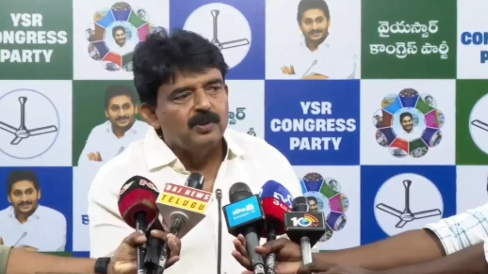 Perni Nani : చంద్రబాబు చేతులో అమరావతి రైతులు మోసపోయారు Perni Nani : చంద్రబాబు చేతులో అమరావతి రైతులు మోసపోయారు