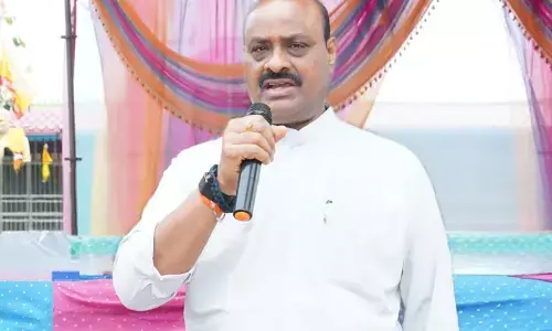 అబద్ధాలకు జగన్ బ్రాండ్ అంబాసిడర్ : జగన్