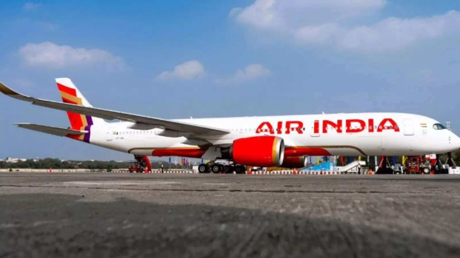 టికెట్ ధరలను తగ్గించిన ఎయిర్ ఇండియా టికెట్ ధరలను తగ్గించిన ఎయిర్ ఇండియా