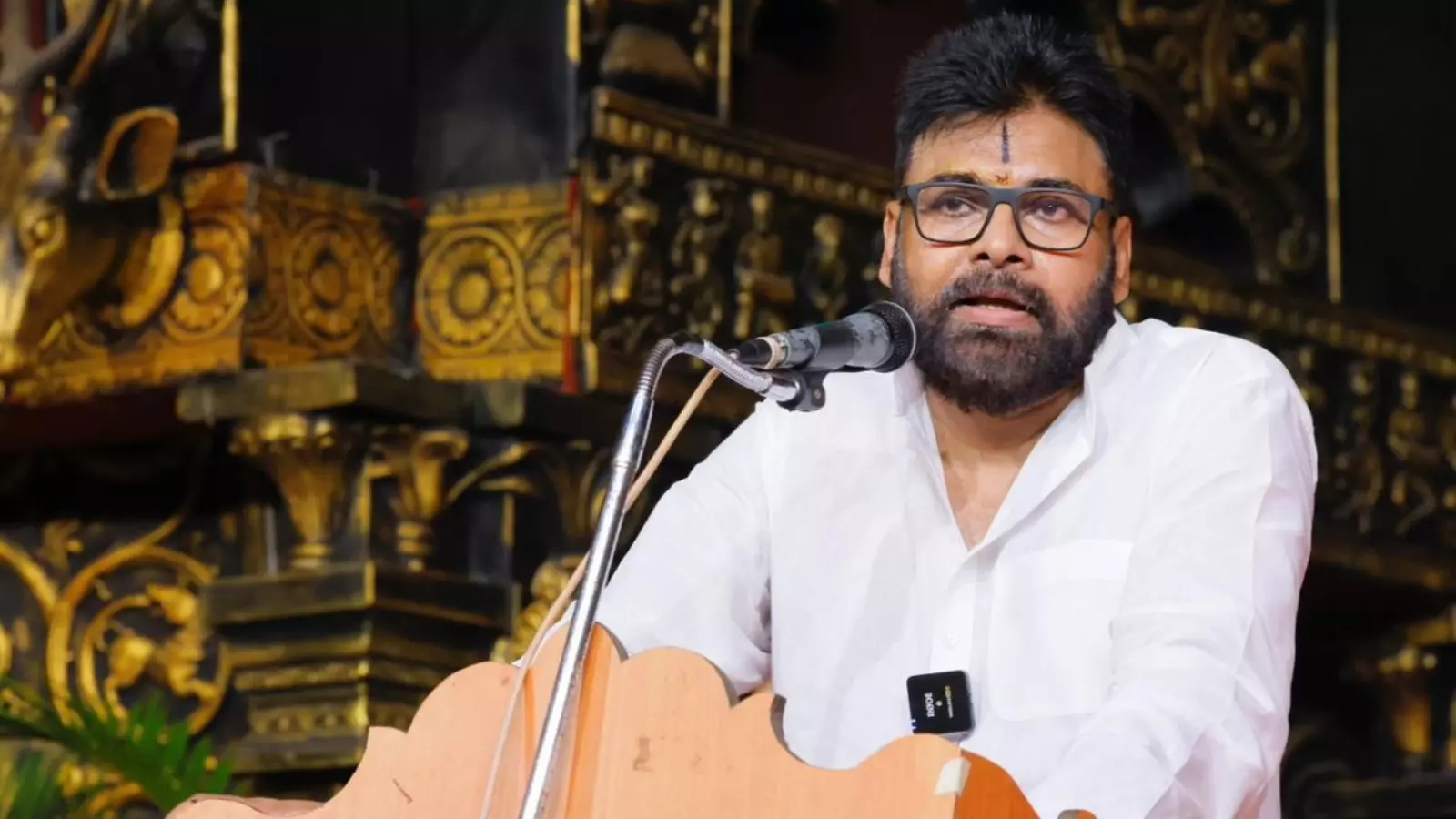 Pawan Kalyan : నేడు అధికారులతో పవన్ మాటామంతీ Pawan Kalyan : నేడు అధికారులతో పవన్ మాటామంతీ