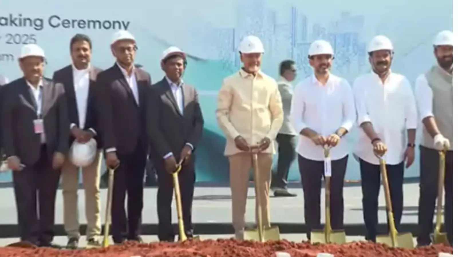 Chandrababu : విశాఖను ఎవరూ ఆపలేరు : చంద్రబాబు Chandrababu : విశాఖను ఎవరూ ఆపలేరు : చంద్రబాబు