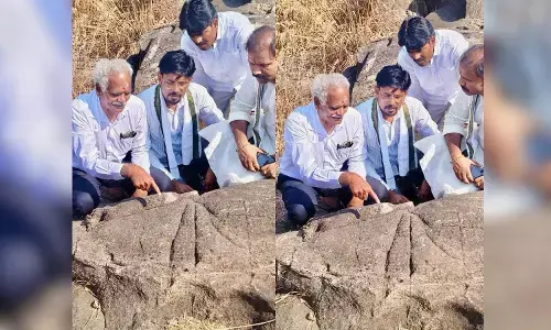 మహబూబాబాద్ దేవుని గుట్టపై ఇనపయుగపు రాతి చిత్రకళ మహబూబాబాద్ దేవుని గుట్టపై ఇనపయుగపు రాతి చిత్రకళ