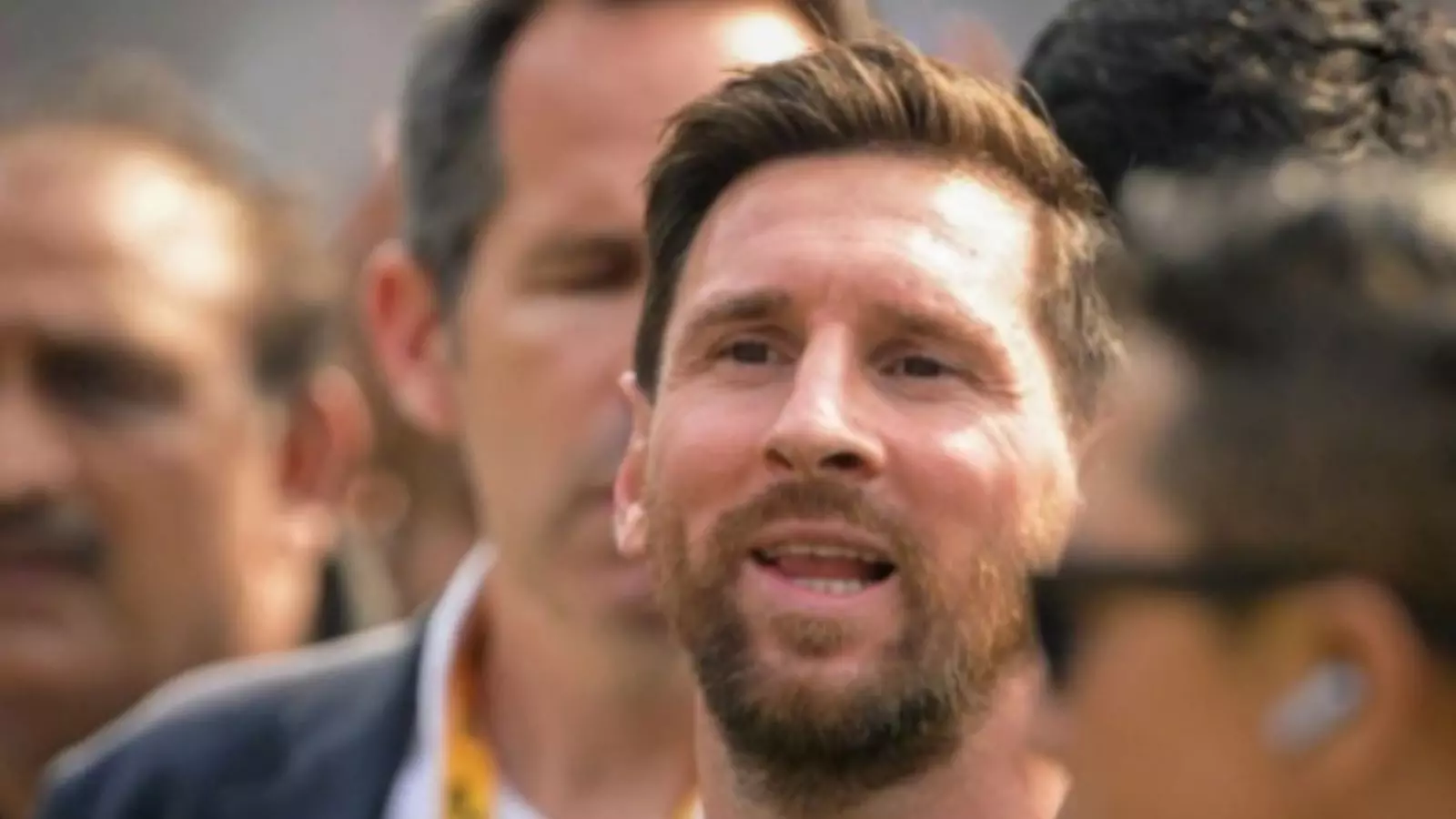 మెస్సి పాదం.. 8000 కోట్లు మెస్సి పాదం.. 8000 కోట్లు