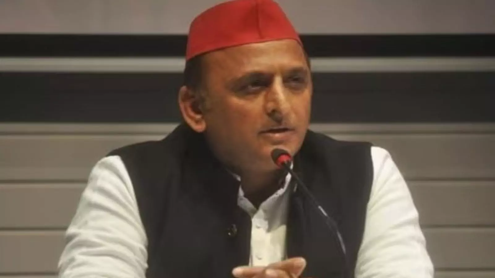 అది ప్రాణాంతకమైన పొగమంచు: అఖిలేష్ అది ప్రాణాంతకమైన పొగమంచు: అఖిలేష్