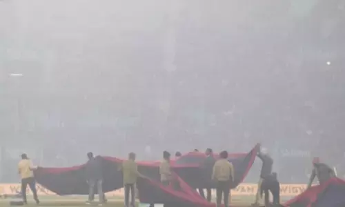 పొగ మంచు అడ్డుకుంది