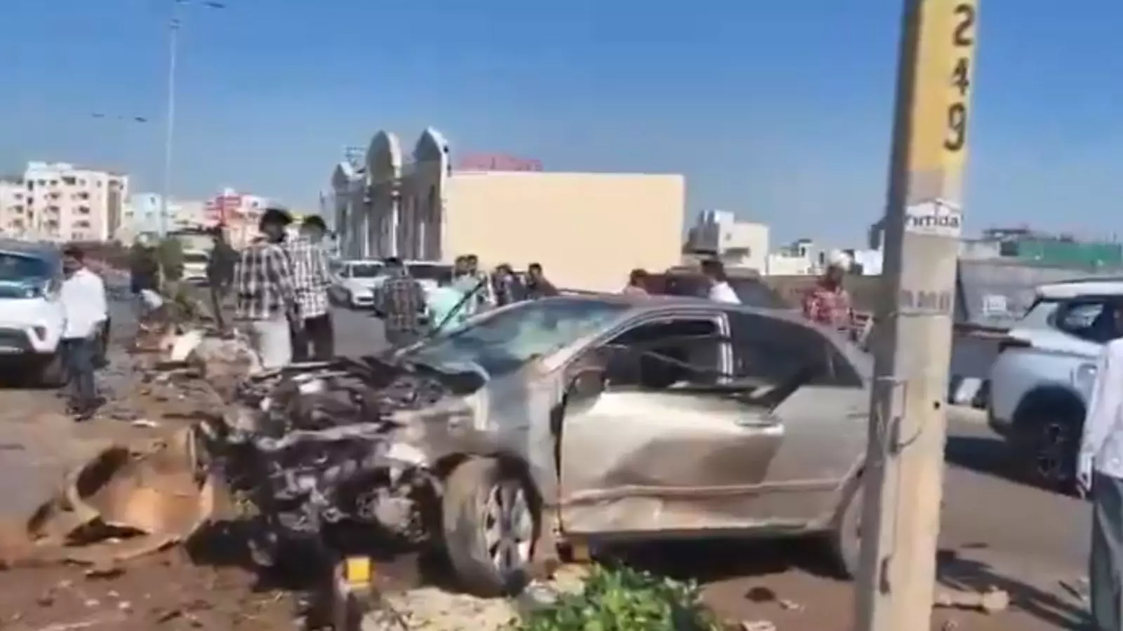 రాజేంద్రనగర్ పీవీ ఎక్స్ ప్రెస్ హైవేపై ప్రమాదం రాజేంద్రనగర్ పీవీ ఎక్స్ ప్రెస్ హైవేపై ప్రమాదం