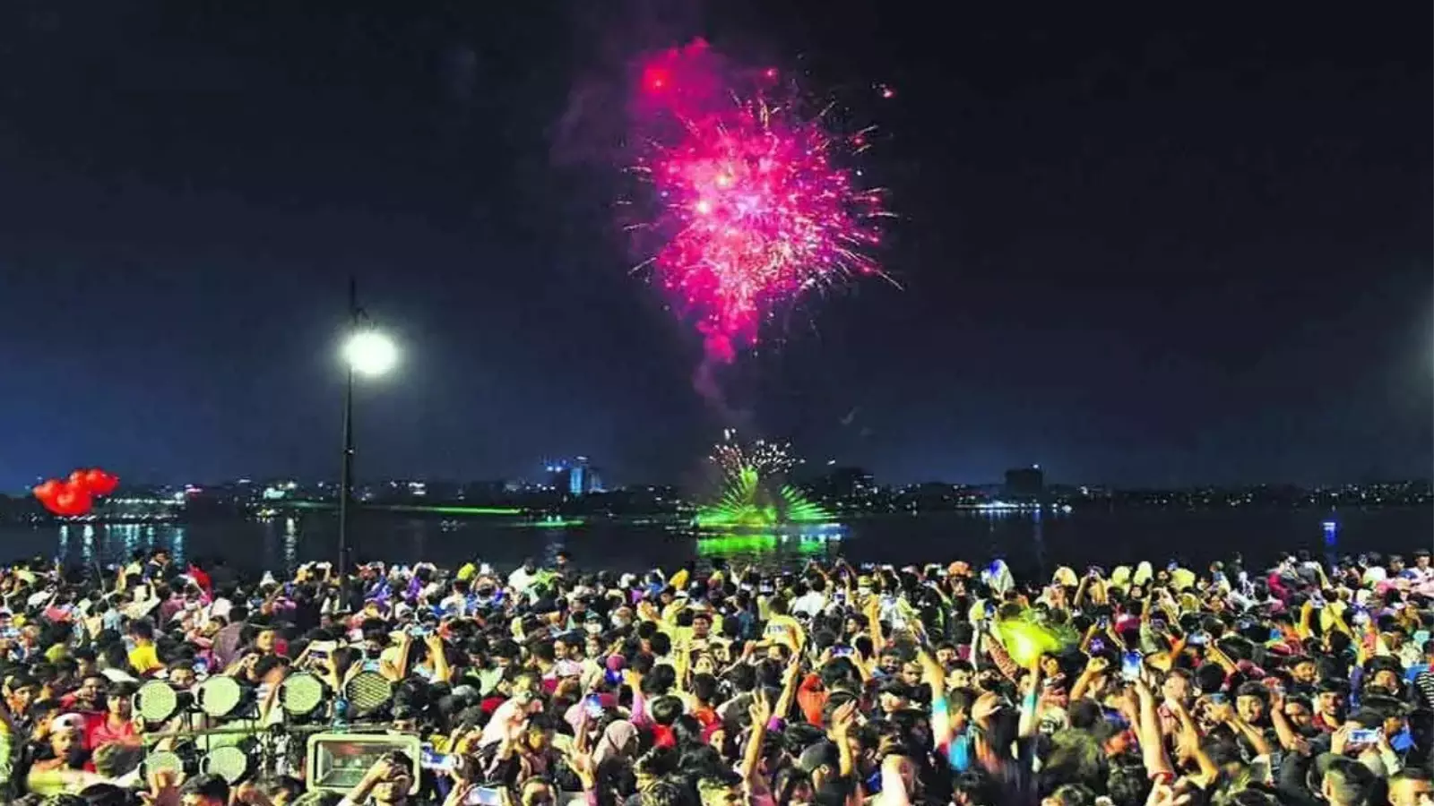 న్యూ ఇయర్ వేడుకలకు హైదరాబాద్ పోలీసుల ఆంక్షలివే న్యూ ఇయర్ వేడుకలకు హైదరాబాద్ పోలీసుల ఆంక్షలివే