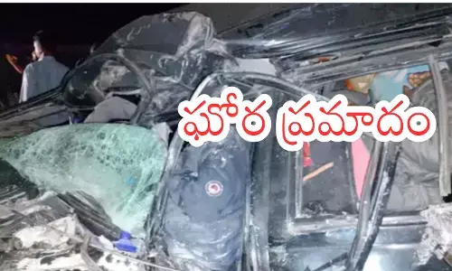 road accident took place in andhra pradesh. four people died on the spot in this accident