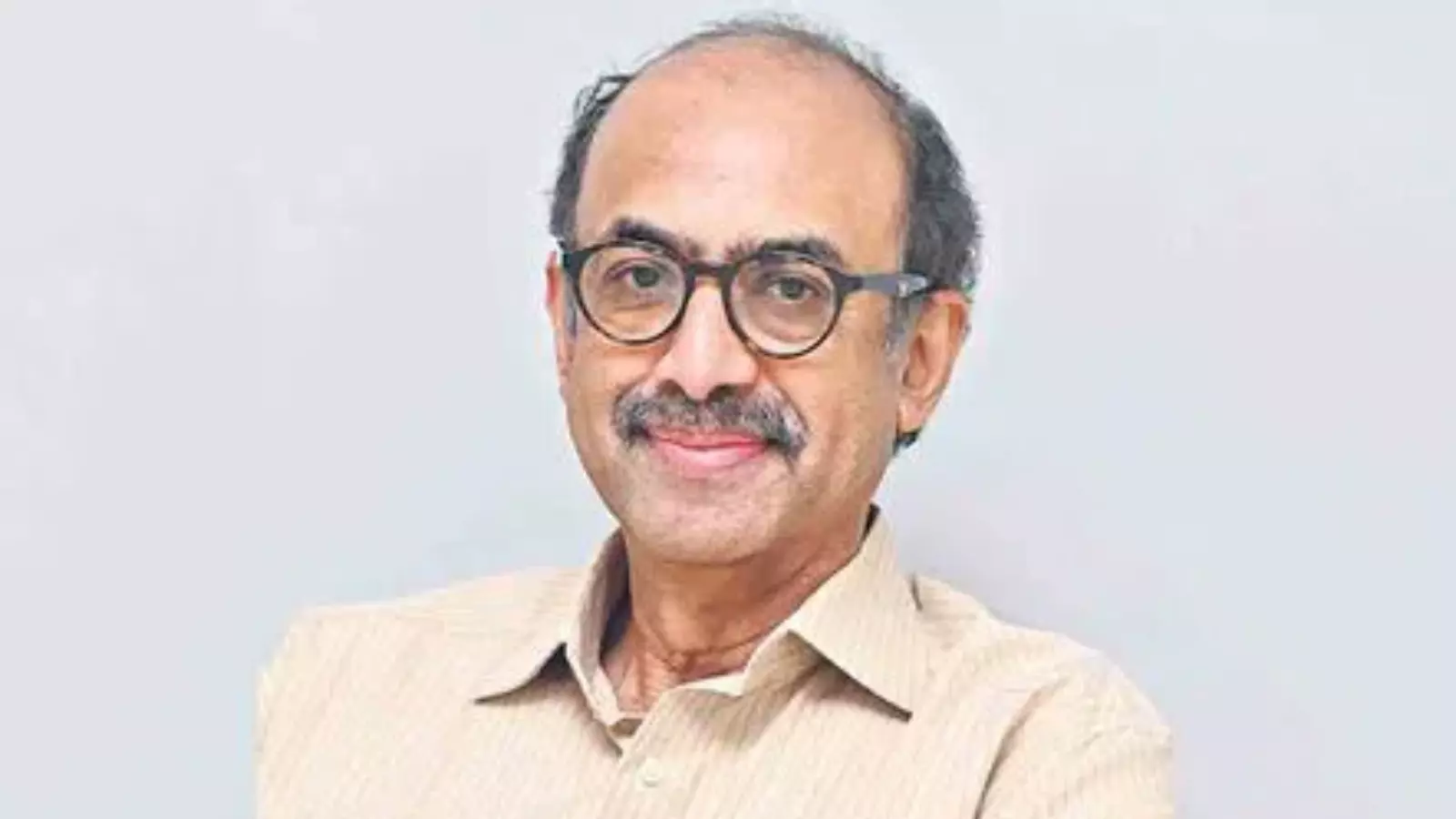 ఫిలింఛాంబర్ అధ్యక్షుడిగా సురేష్ బాబు ఫిలింఛాంబర్ అధ్యక్షుడిగా సురేష్ బాబు