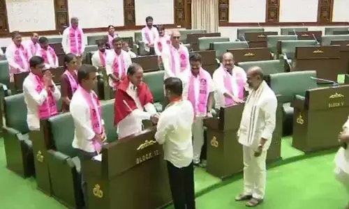 interesting scene took place on the first day of the telangana assembly sessions