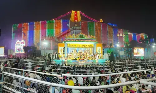 today on the occasion of vaikuntha ekadashi, temples it telugu states are packed with devotees today on the occasion of vaikuntha ekadashi, temples it telugu states are packed with devotees