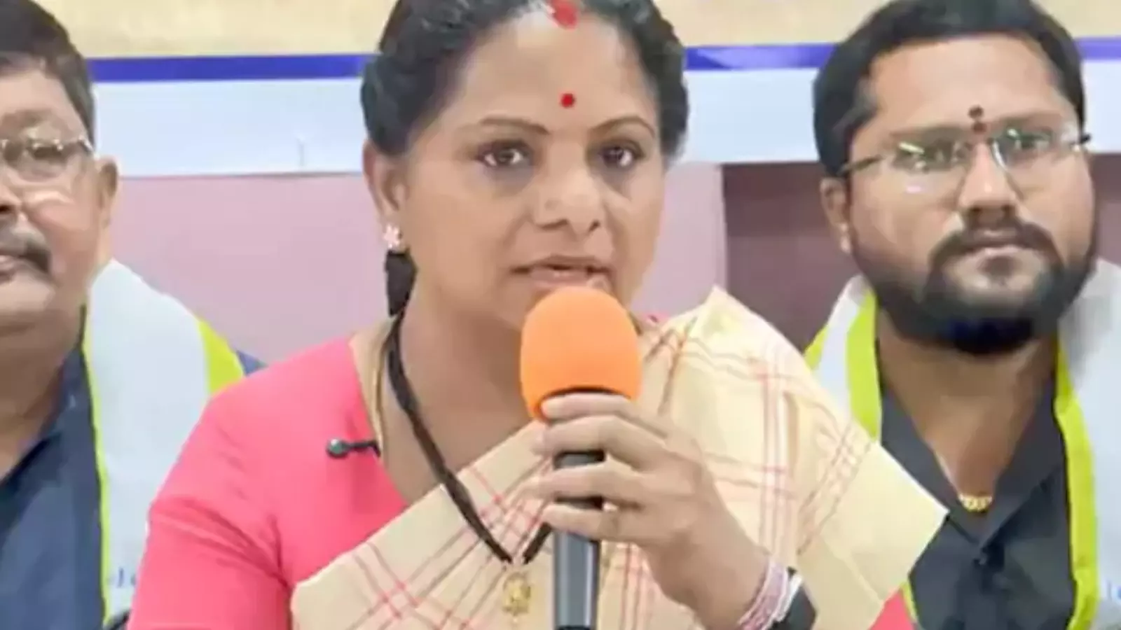 Telangana : రేవంత్ పై కవిత సంచలన కామెంట్స్ Telangana : రేవంత్ పై కవిత సంచలన కామెంట్స్