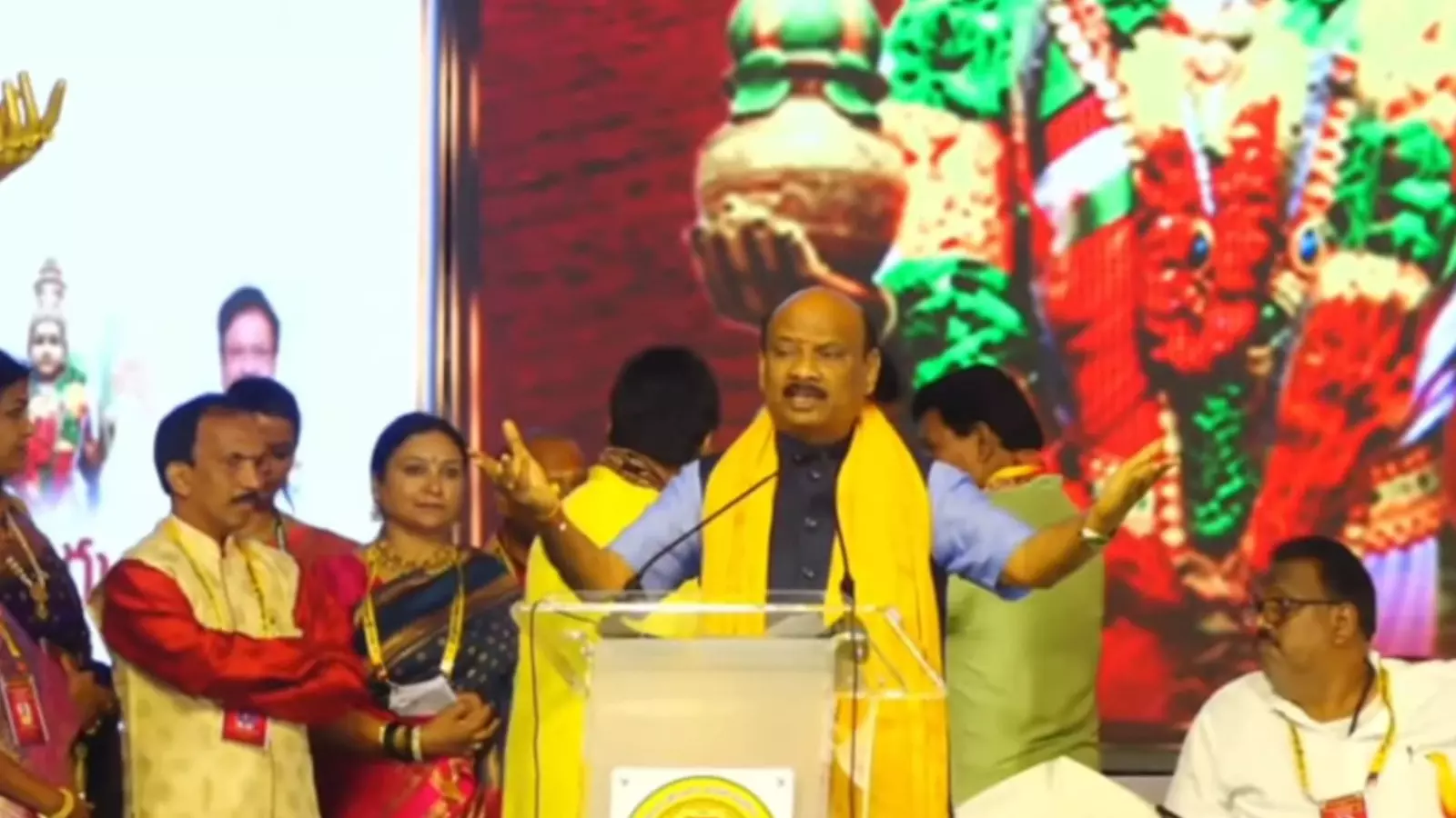 తెలుగు ను కాపాడుకోవాలి : అయ్యన్న తెలుగు ను కాపాడుకోవాలి : అయ్యన్న