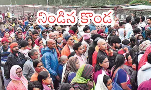 rush of devotees in tirumala continues today