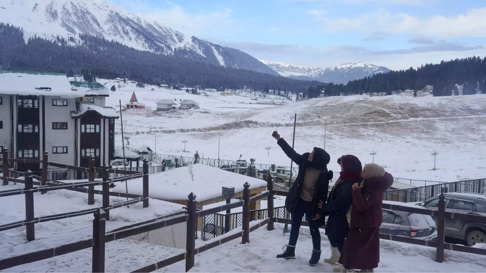 మైనస్ డిగ్రీలకు పడిపోయిన ఉష్ణోగ్రతలు.. భారత్ లోనే ఎక్కడంటే? మైనస్ డిగ్రీలకు పడిపోయిన ఉష్ణోగ్రతలు.. భారత్ లోనే ఎక్కడంటే?