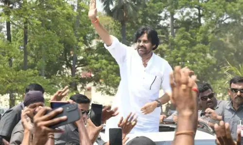 andhra pradesh deputy chief minister pawan kalyan will visit kakinada district today