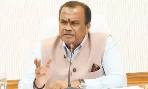 telangana minister komatireddy venkat Reddy denies allegations against ministers