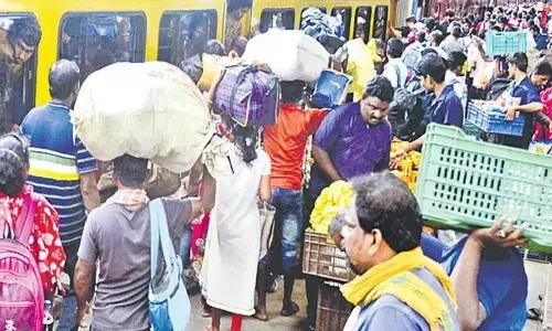 sankranti festival rush continues in the telugu states