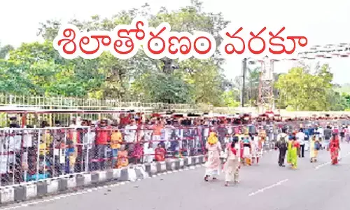 devotees continue to throng tirumala today