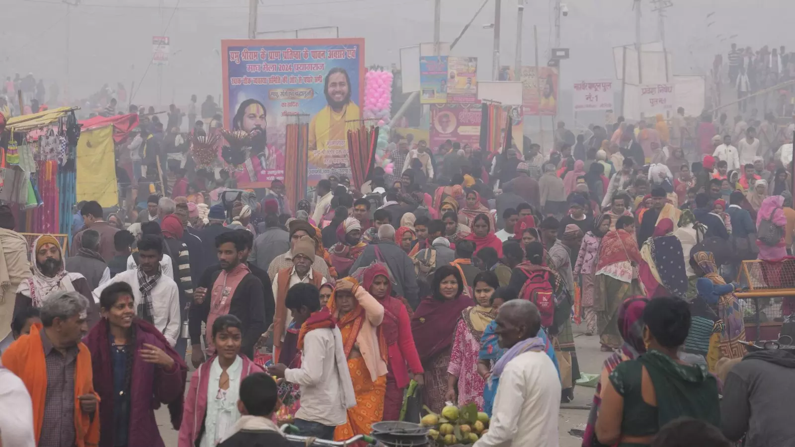 నేడు వసంత పంచమి.. కిటకిటలాడుతున్న బాసర నేడు వసంత పంచమి.. కిటకిటలాడుతున్న బాసర