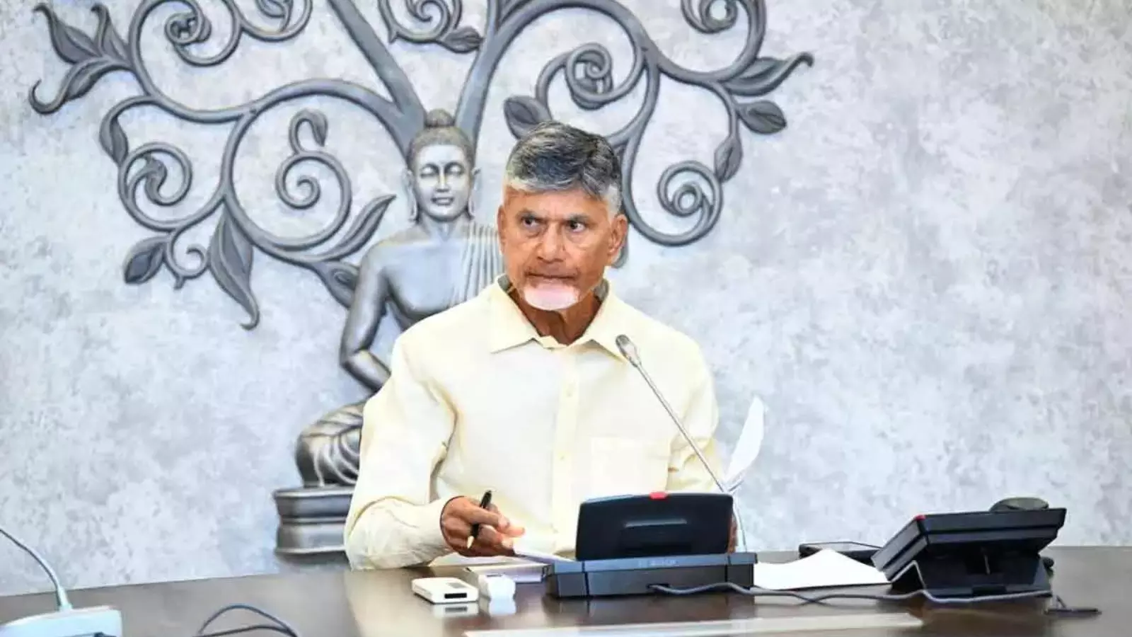 గోదావరి పుష్కరాల్లో ఏపీలో ఎన్ని స్నాన ఘట్టాలంటే? గోదావరి పుష్కరాల్లో ఏపీలో ఎన్ని స్నాన ఘట్టాలంటే?