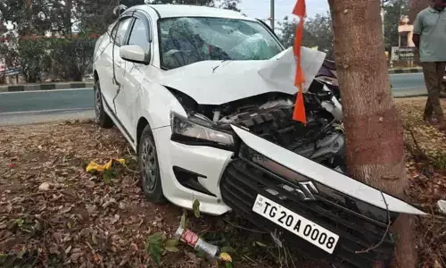 serious road accident occurred in karimnagar district serious road accident occurred in karimnagar district