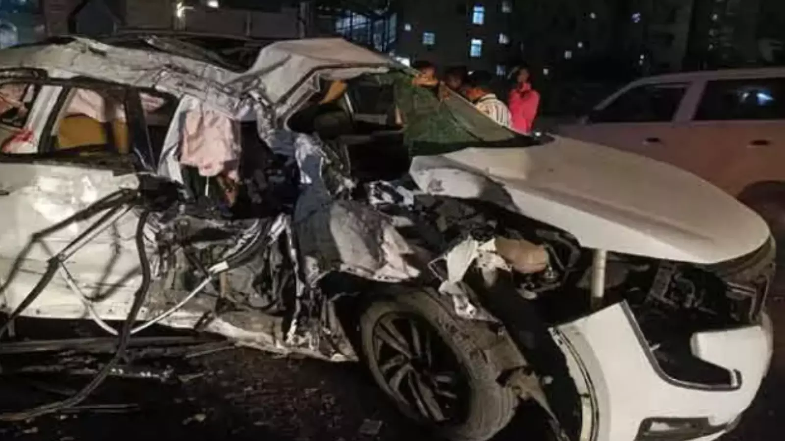 ఘోర రోడ్డు ప్రమాదం.. ఇద్దరు స్పాట్ డెడ్