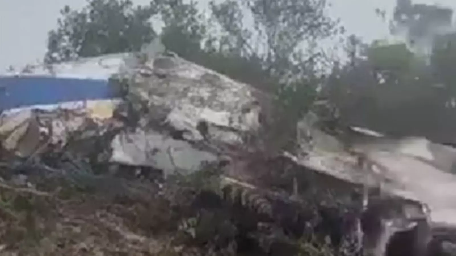 మరో ఘోర విమాన ప్రమాదం.. పదిహేను మంది మృతి