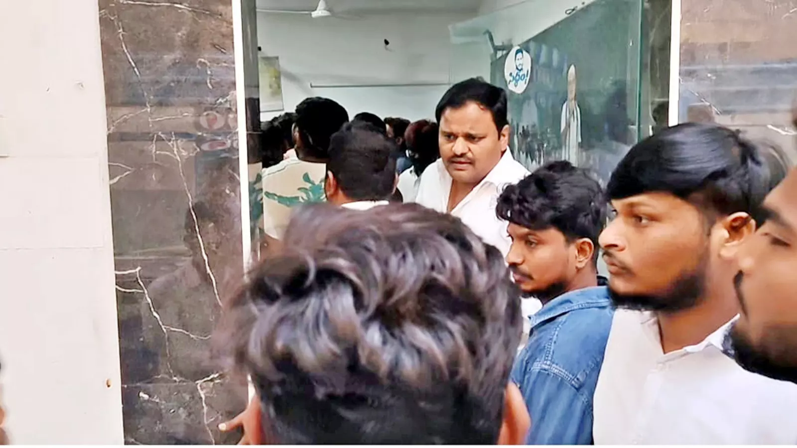 అంబటి రాంబాబు ఇంటిపై దాడి కేసు.. టీడీపీ ఎమ్మెల్యేపై కేసు