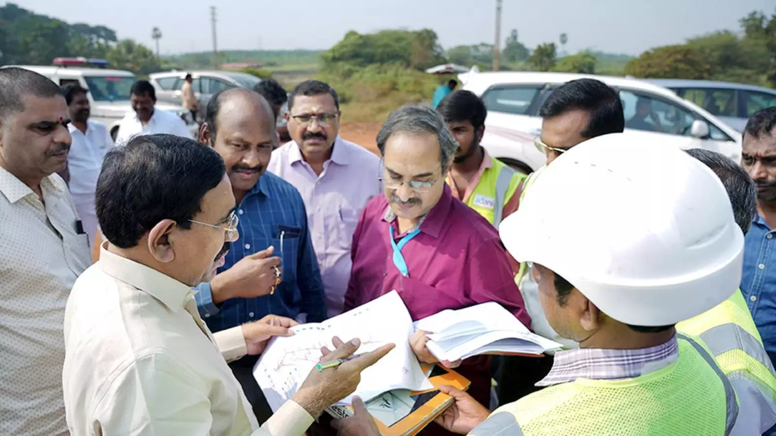 అమరావతిలో పనుల పురోగతిపై నారాయణ పరిశీలన