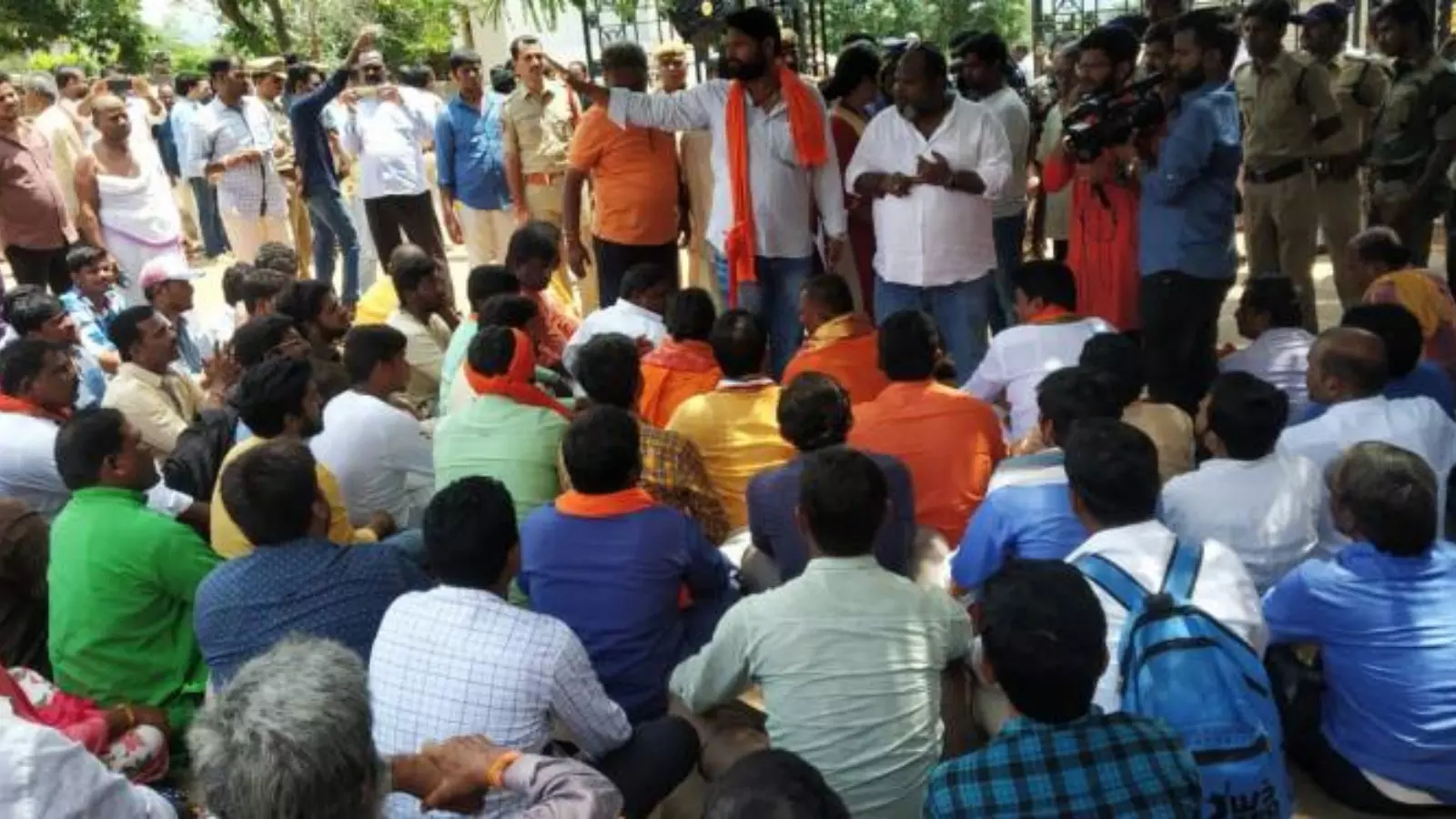 large number of devotees attended the brahmotsavam celebrations in srisailam