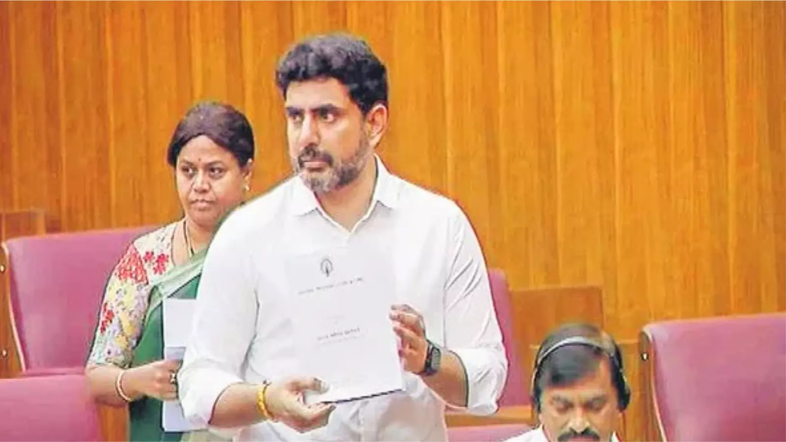 Andhra Pradesh : విశాఖ భూ కేటాయింపులపై మండలిలో దుమారం