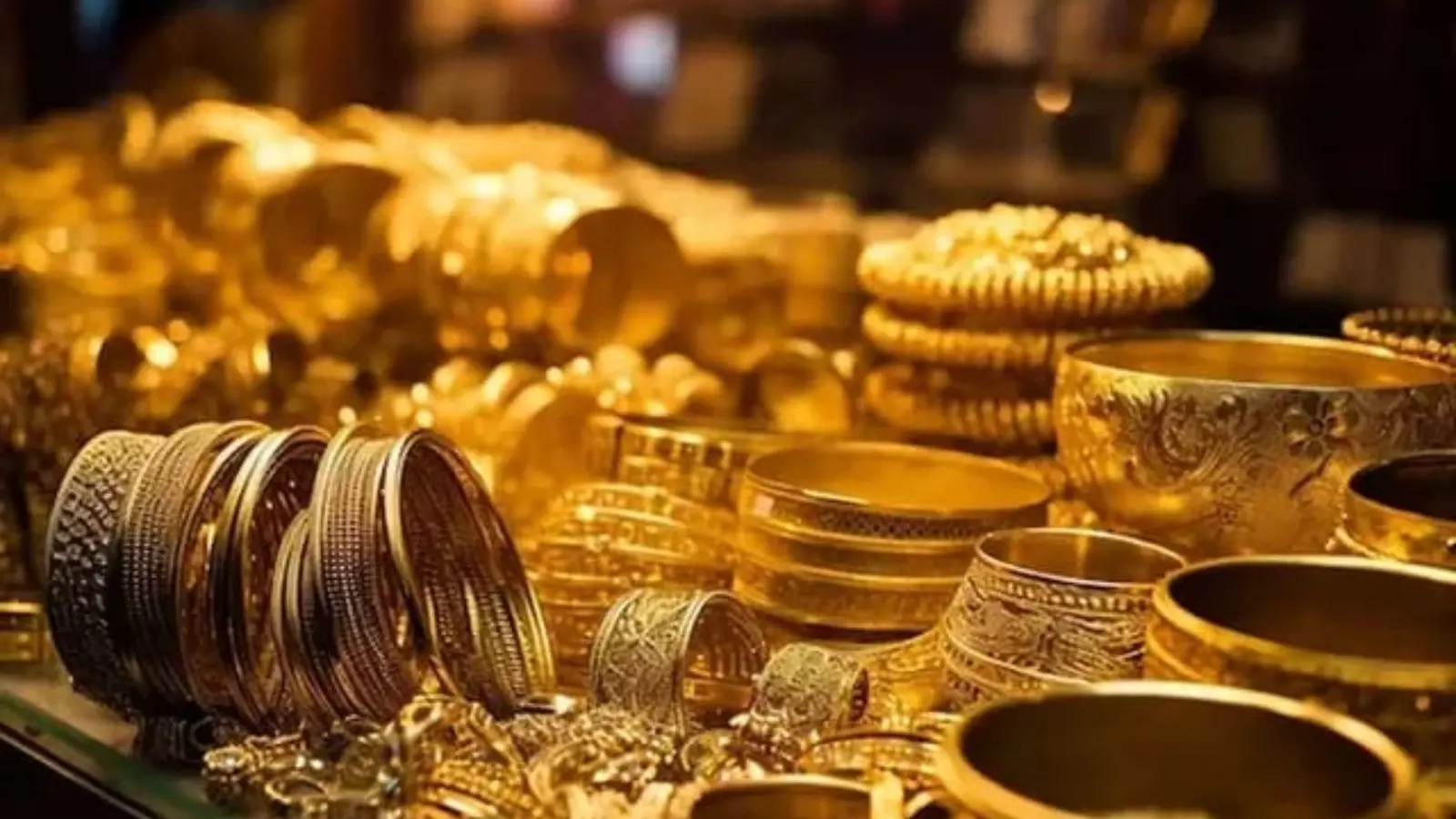 గుడ్ న్యూస్.. భారీగా తగ్గిన బంగారం ధరలు