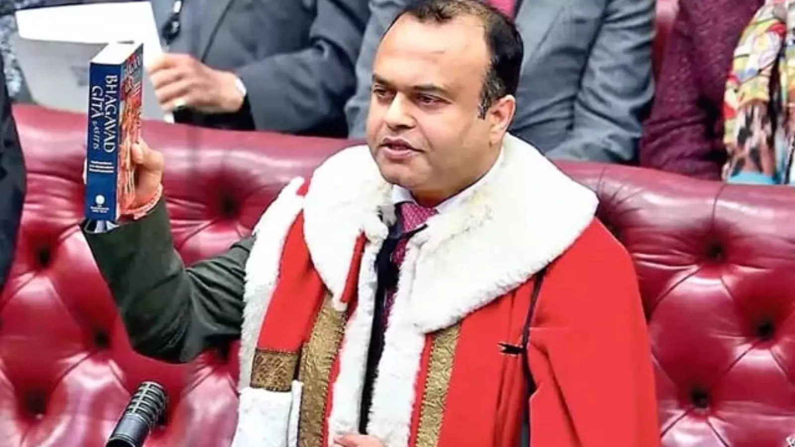 తెలంగాణ వ్యక్తి కిబ్రిటన్ పార్లమెంటులో అరుదైన గౌరవం