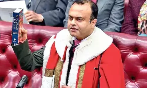 తెలంగాణ వ్యక్తి కిబ్రిటన్ పార్లమెంటులో అరుదైన గౌరవం