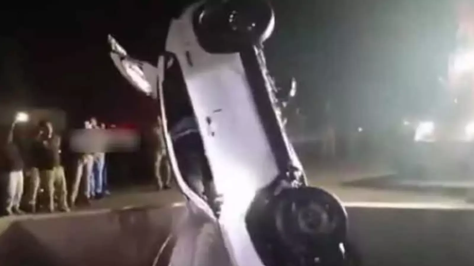 ఉత్తరప్రదేశ్ లో ఘోర ప్రమాదం.. నలుగురి స్పాట్ డెడ్ ఉత్తరప్రదేశ్ లో ఘోర ప్రమాదం.. నలుగురి స్పాట్ డెడ్